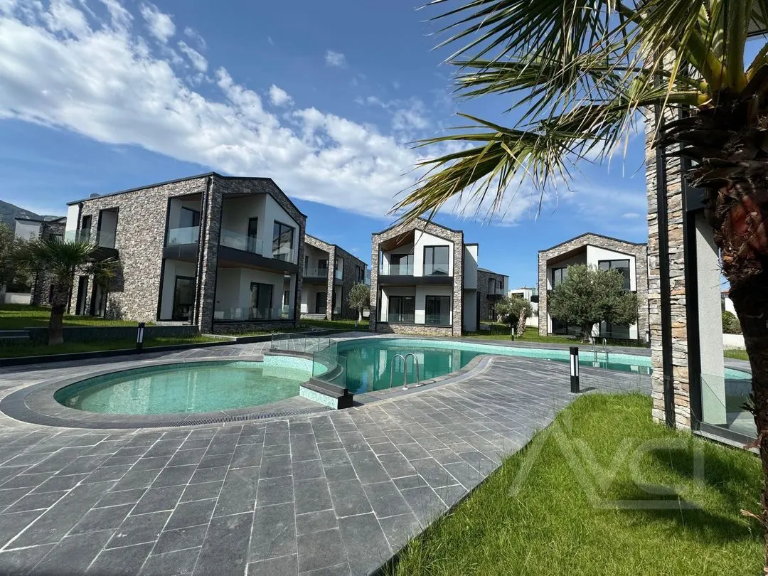 AVCI’DAN ÖDÜLLÜ PROJE HAVUZLU GİRİŞ ODALI MÜSTAKİL LOFT VİLLA