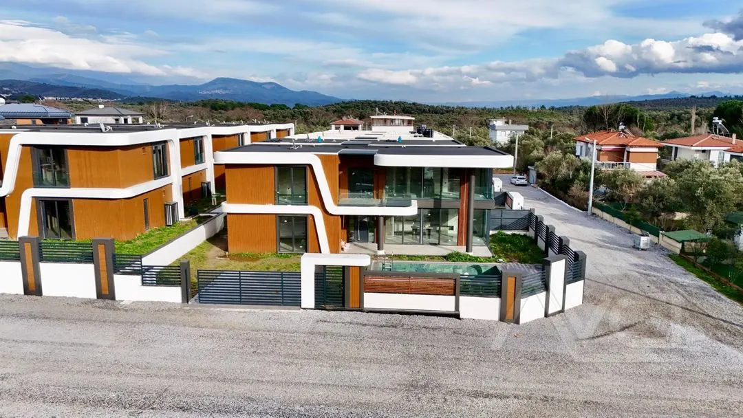 AVCI’DAN 150M2 TABANLI TAM MÜSTAKİL HAVUZLU VİLLA