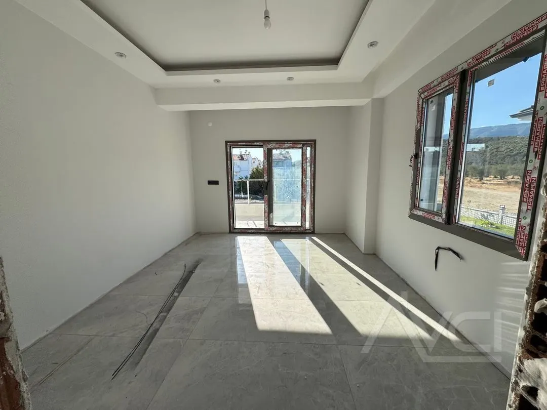 AVCI’DAN GÜRE-AKÇAY ARASI 600M2 ARSA MÜSTAKİL HAVUZLU LÜKS VİLLA