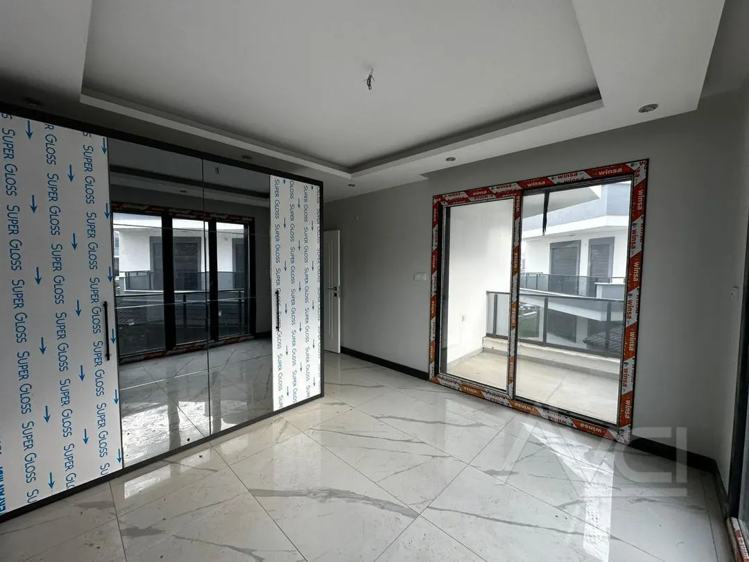 AVCI’DAN ÖREN PLAJA 500MT AYRI MUTFAK 5+1 VİLLA