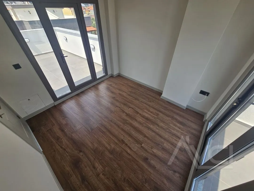 AVCI'DAN YOLUN ALTINDA TAM MÜSTAKİL HAVUZLU LOFT VİLLA