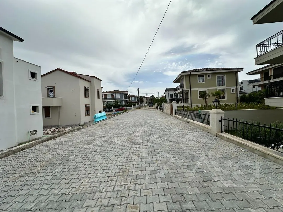 AVCI’DAN CUNDA’DA DENİZE 50MT 400M2 ARSALI MÜSTAKİL VİLLA