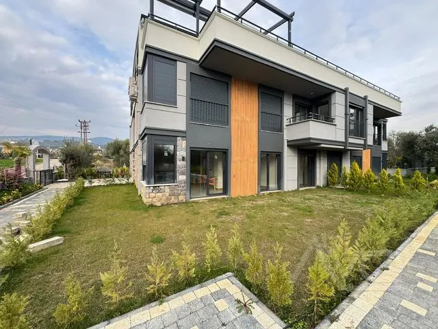 AVCI'DAN NARLI'DA DENİZE 150MT 3+1 SIFIR 'KÖŞE' DUBLEKS HAVUZLU