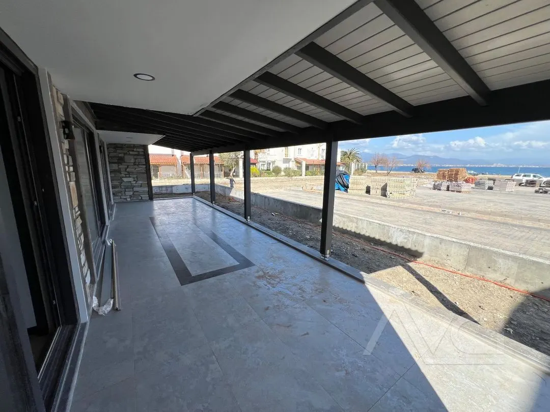 AVCI’ DAN TEK YETKİ 300M2 NET DENİZE SIFIR VİLLA/ÜÇÜNCÜ SIRA