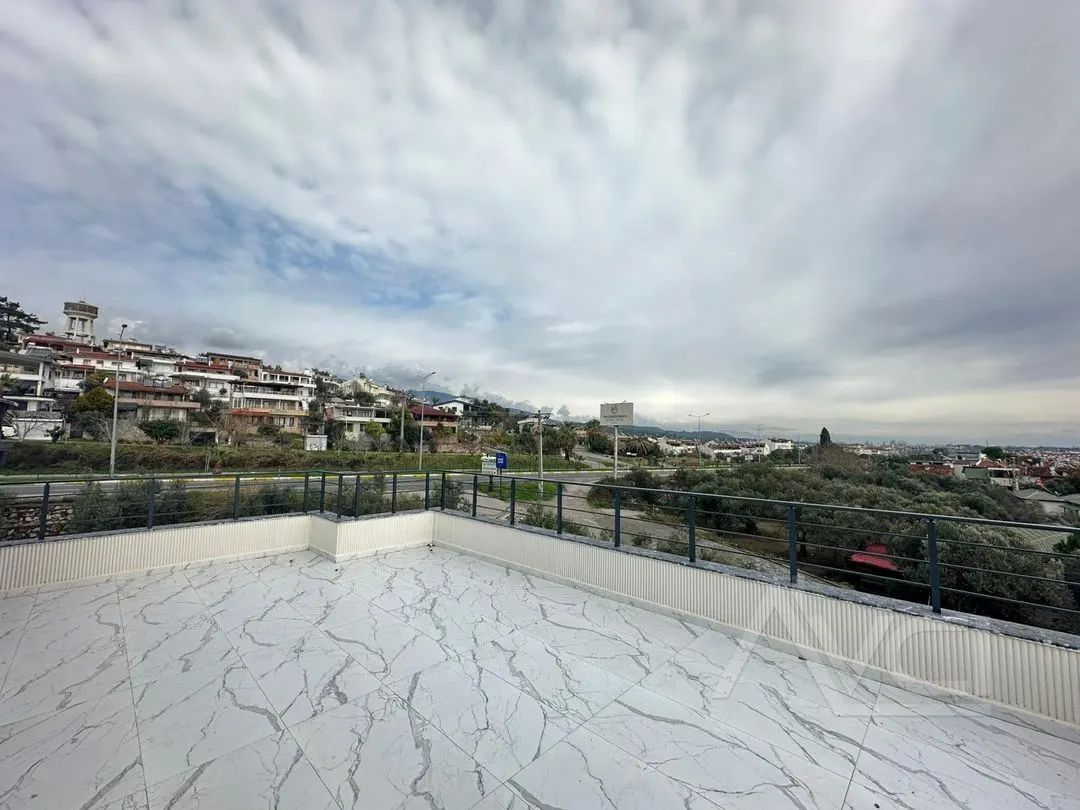 AVCI’DAN AVCILAR’DA DENİZE 50 MT DENİZ MANZARALI VİLLA