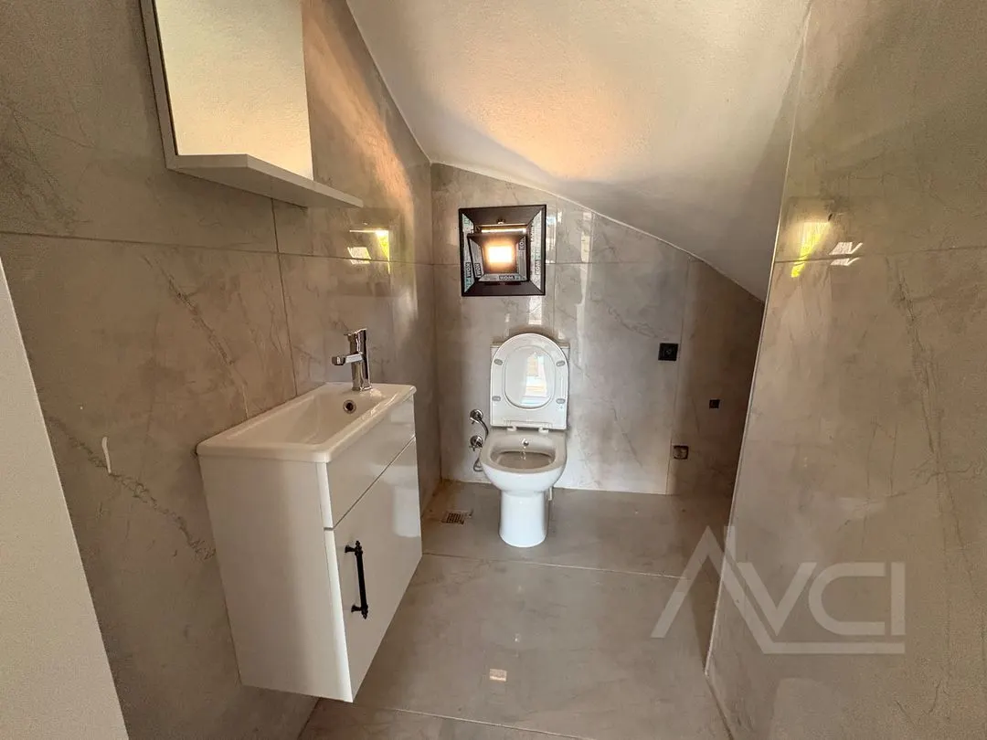 AVCI’DAN 3+1 BURHANİYE’DE DENİZE 50MT VİLLA
