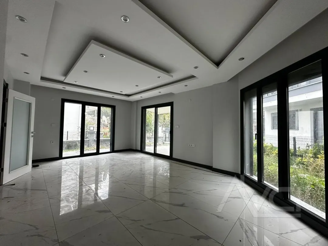 AVCI’DAN ÖREN PLAJA 500MT AYRI MUTFAK 5+1 VİLLA
