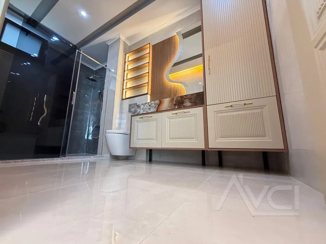 AVCI’DAN ALTINOLUKTA 700M2 İÇERİSİNDE BEYAZ KONAK