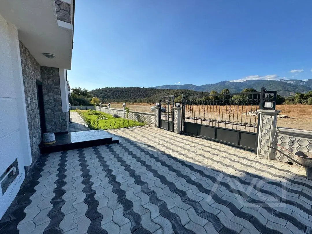 AVCI’DAN GÜRE-AKÇAY ARASI 600M2 ARSA MÜSTAKİL HAVUZLU LÜKS VİLLA