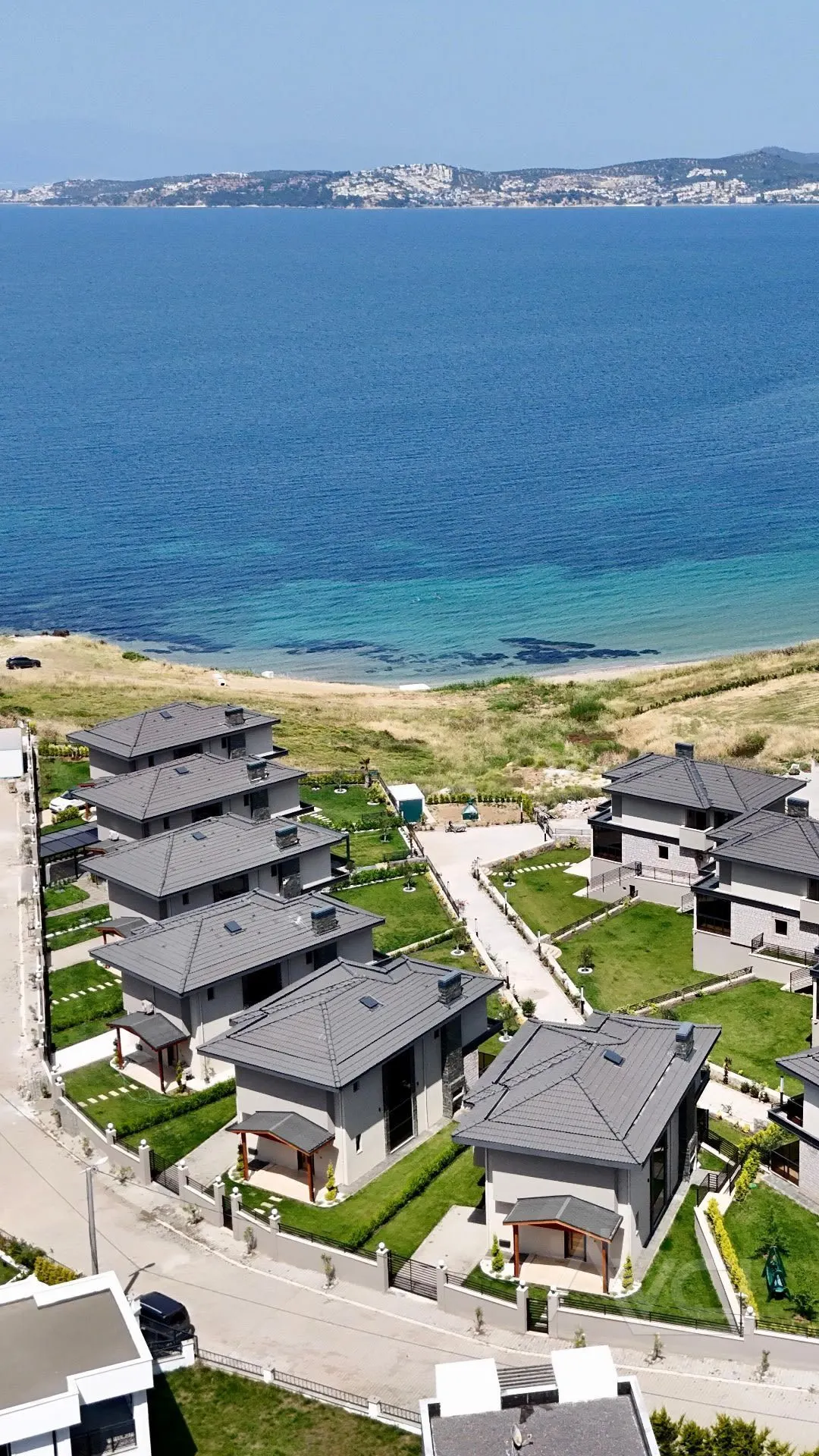 AVCI’DAN 6+1 DENİZE SIFIR ÖZEL PLAJLI MÜSTAKİL VİLLA