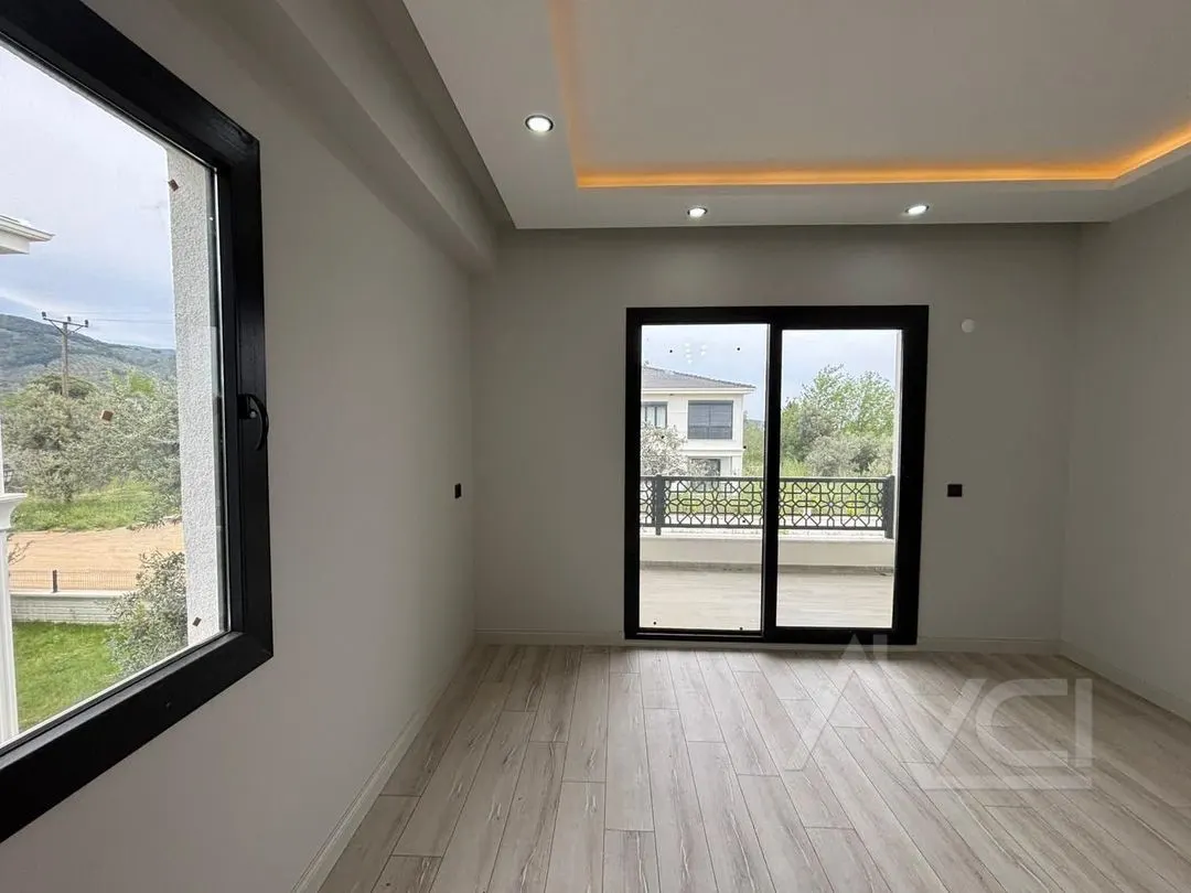 AVCI'DAN GÜRE'DE 2+1 BAHÇE KATI VE ÜST KAT LÜKS DAİRE