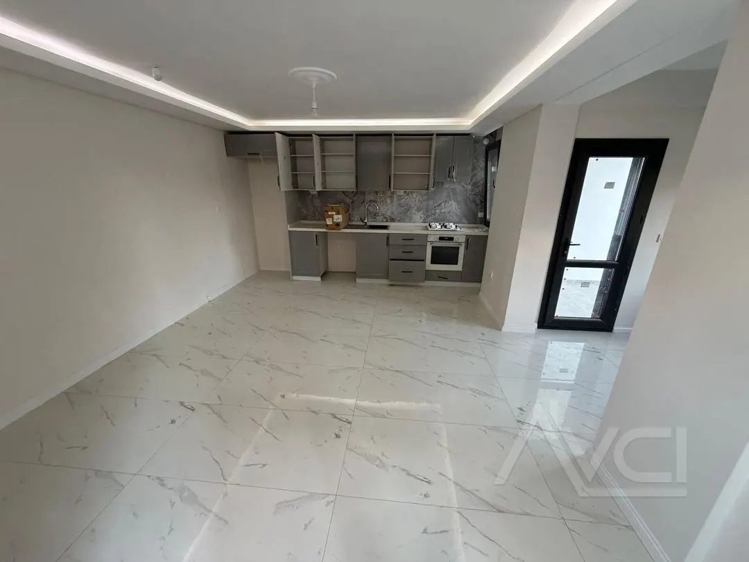 AVCI'DAN KÜÇÜKKUYU'DA DENİZ MANZARALI 3+1 DENİZE 250 MT VİLLA
