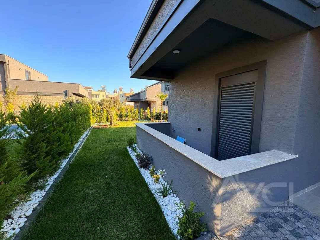 AVCI’DAN AVCILAR’DA 600M2 4+1 MÜSTAKİL HAVUZLU LÜKS VİLLA