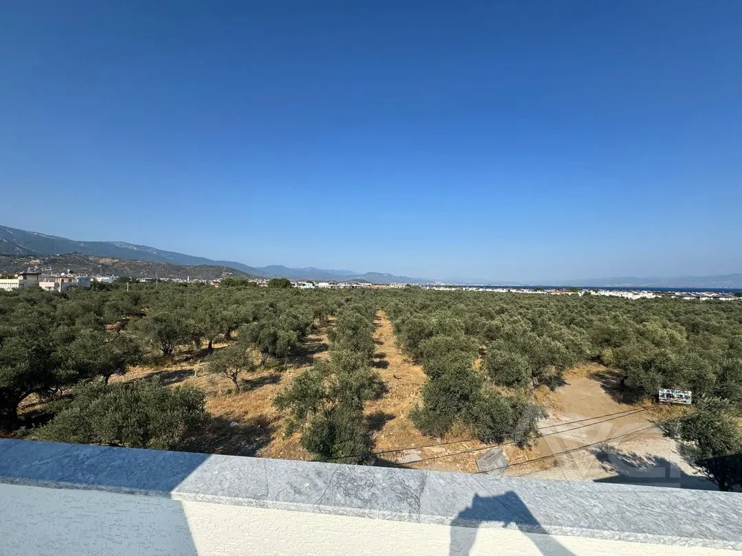 AVCI’DAN YOL ALTINDA DENİZ MANZARALI 4+1 VİLLA
