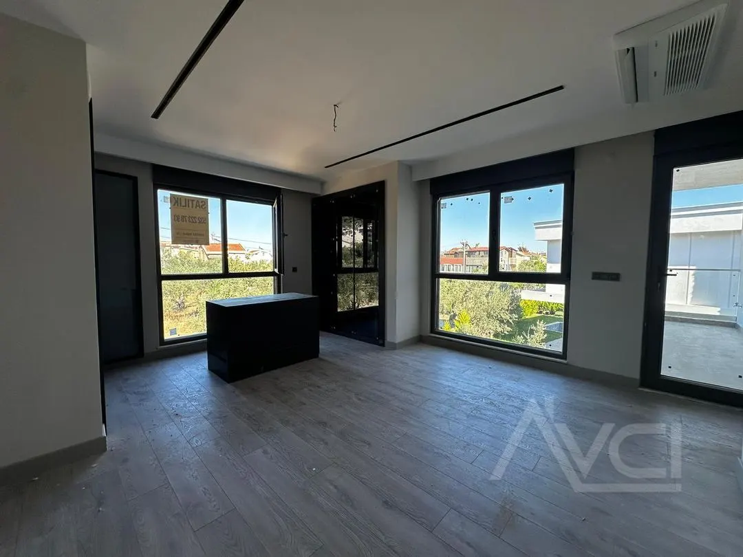 AVCI’DAN KÜÇÜKKUYUDA DENİZE 350MT GİRİŞTE ODALI MÜSTAKİL HAVUZLU