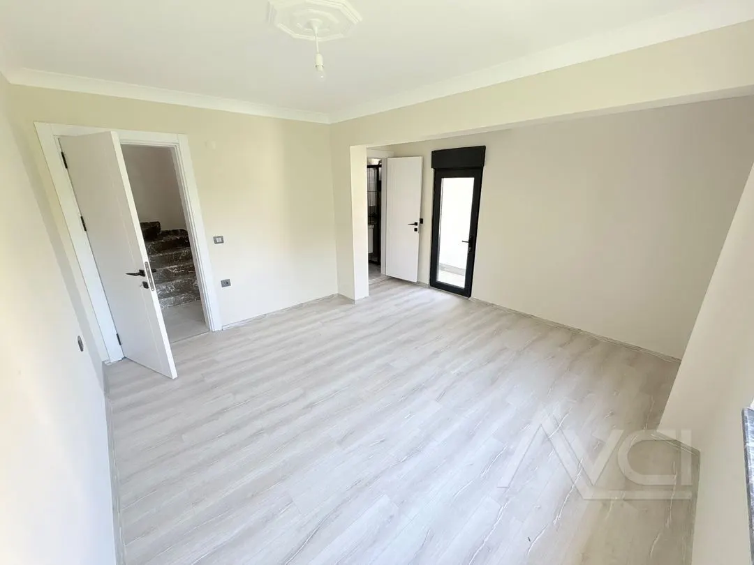 AVCI’DAN DENİZE 10 MT DENİZ MANZARALI 5+1 VİLLA