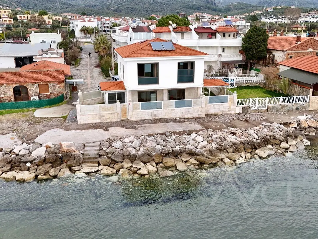 AVCI’DAN DENİZE SIFIR ALTINOLUK NARLI’DA TAM MÜSTAKİL VİLLA