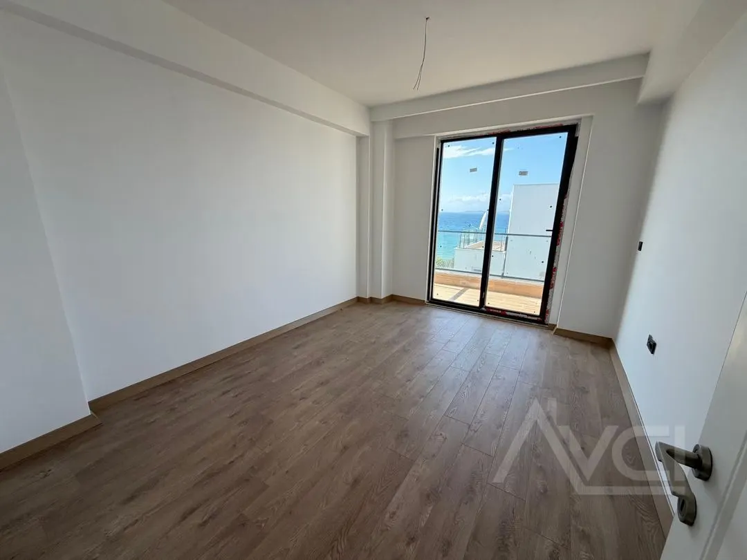 AVCI’DAN HER KAT DENİZ MANZARALI DENİZE SIFIR İKİNCİ VİLLA