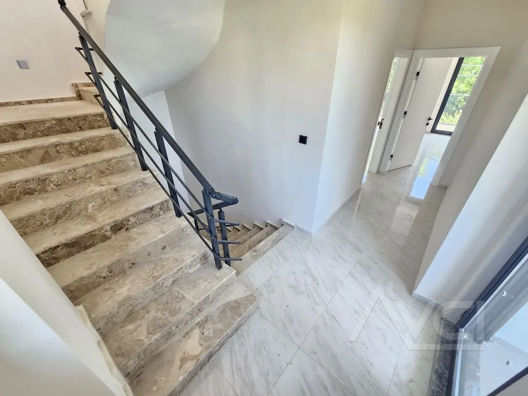AVCI’DAN FENER HAVACILAR ARASI DENİZE 50 MT 4+1 SIFIR VİLLA