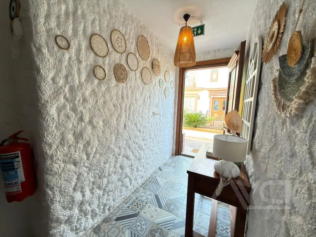 AVCI’DAN CUNDA SAHİLE 50MT 11 ODALI AKTİF TAŞ OTEL