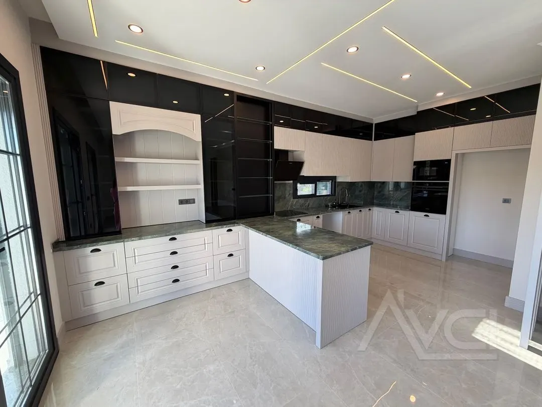 AVCI’DAN 700M2 ARSA İÇİNDE MÜSTAKİL HAVUZLU VİLLA