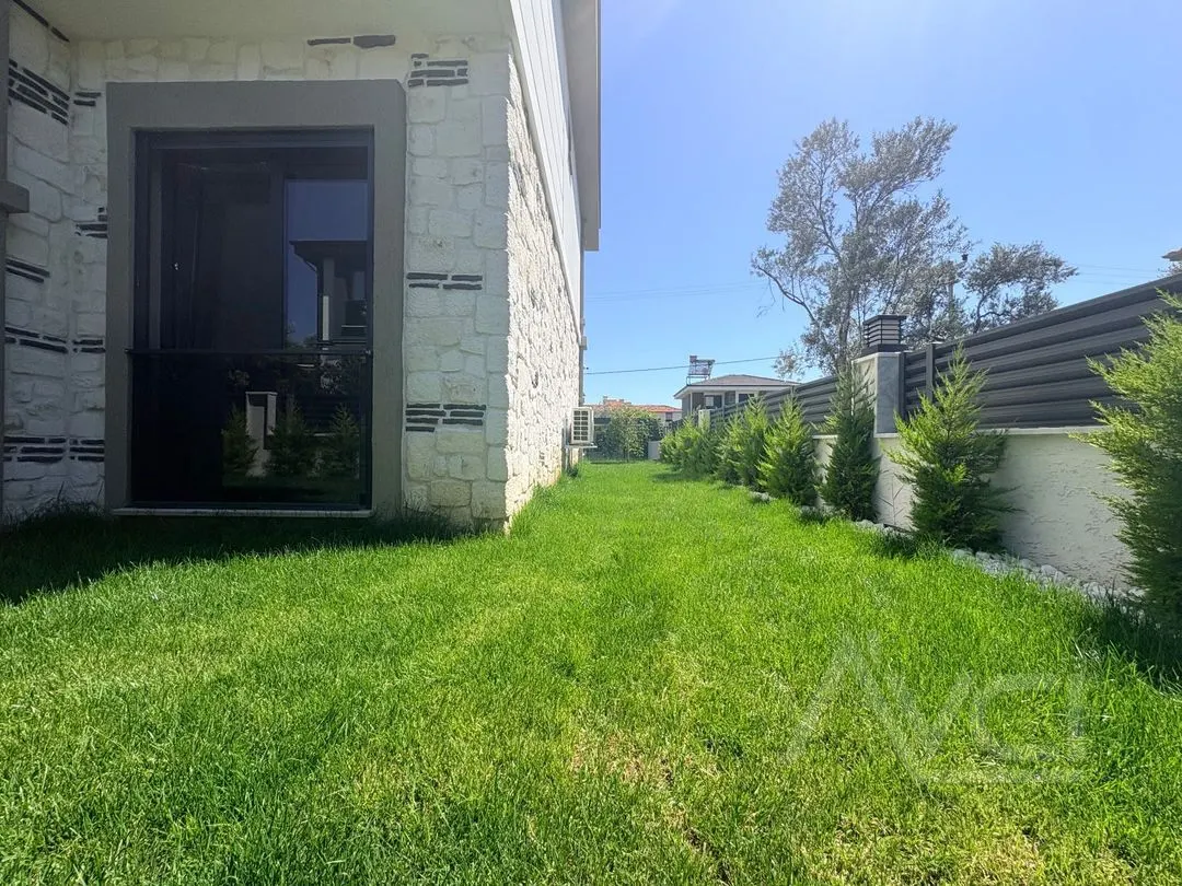 AVCI’DAN GÜRE OTELLER BÖLGESİNDE 4+1 OTOPARKLI BAHÇELİ TEK MÜSTAKİL VİLLA
