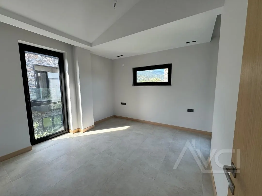 AVCI’DAN ÖDÜLLÜ PROJE HAVUZLU GİRİŞ ODALI MÜSTAKİL LOFT VİLLA