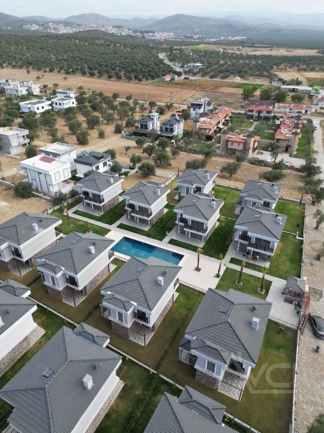 AVCI'DAN TAM MÜSTAKİL HAVUZLU DENİZE 200 MT SON 2 VİLLA