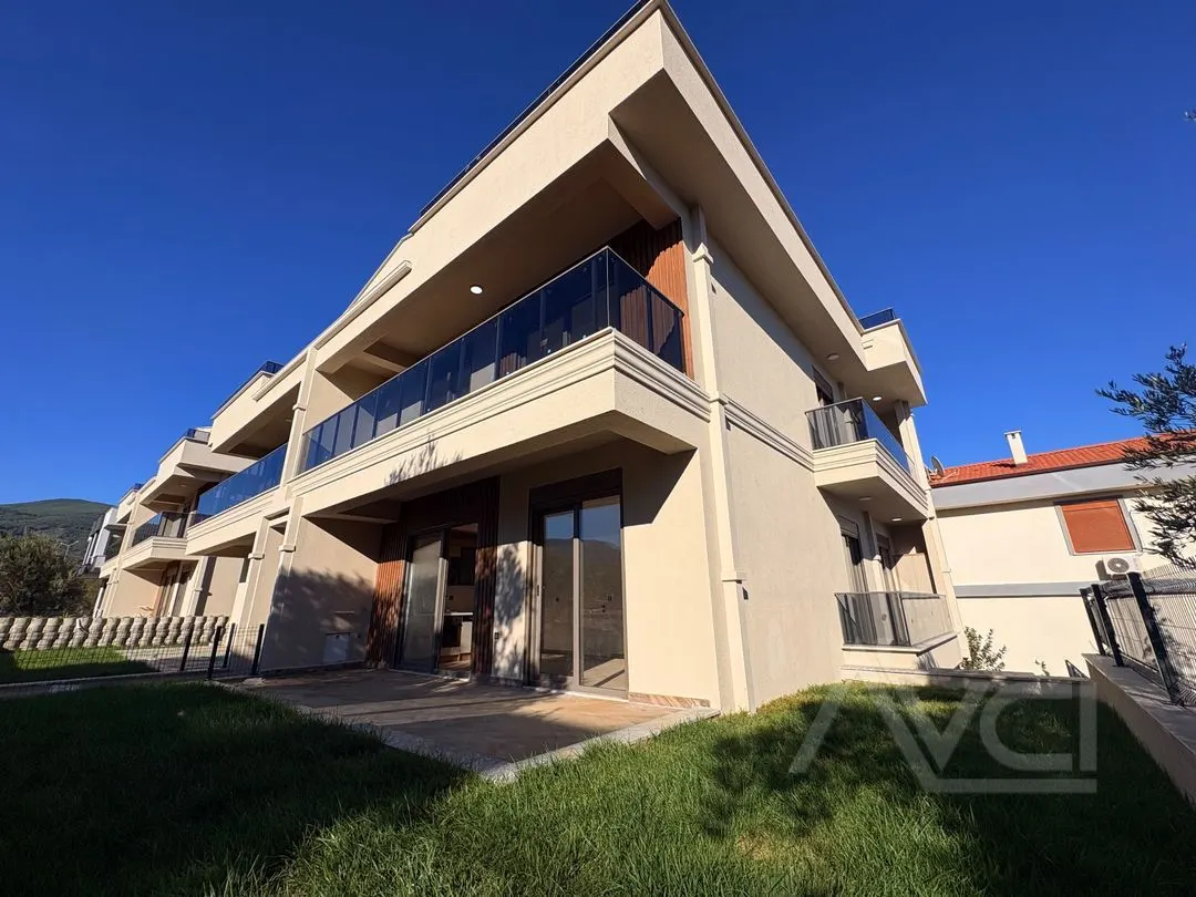 AVCI’DAN GÜRE YOL ALTINDA DENİZE YAKIN 2+1 BAHÇE KULLANIMLI LÜKS DAİRE