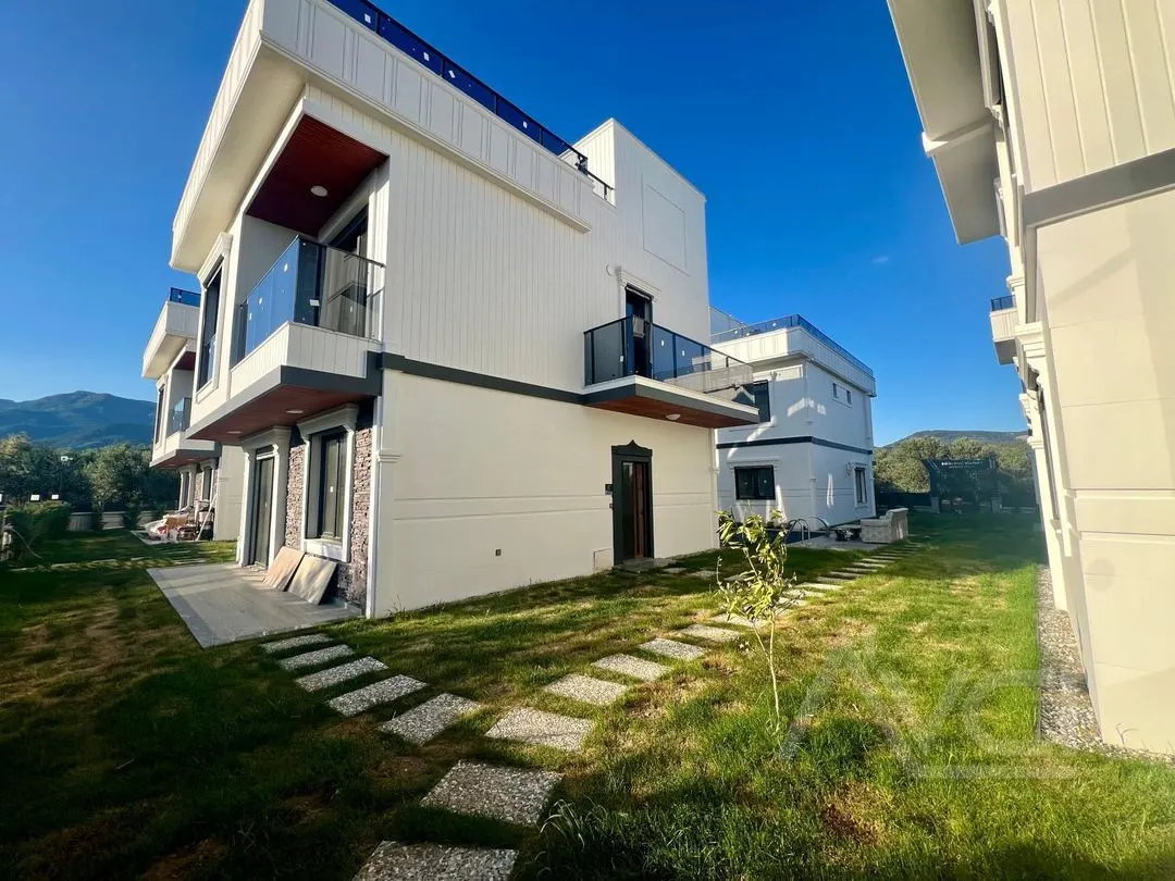 AVCI’DAN HAVUZLU GİRİŞTE ODALI 4+1 LÜKS VİLLALAR