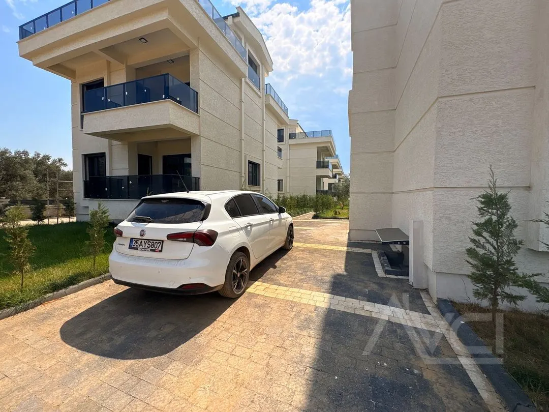 AVCI’DAN 5+1 SAUNALI HAMAMLI SİTE İÇİ ORTAK HAVUZLU OTOPARKLI LÜKS VİLLA