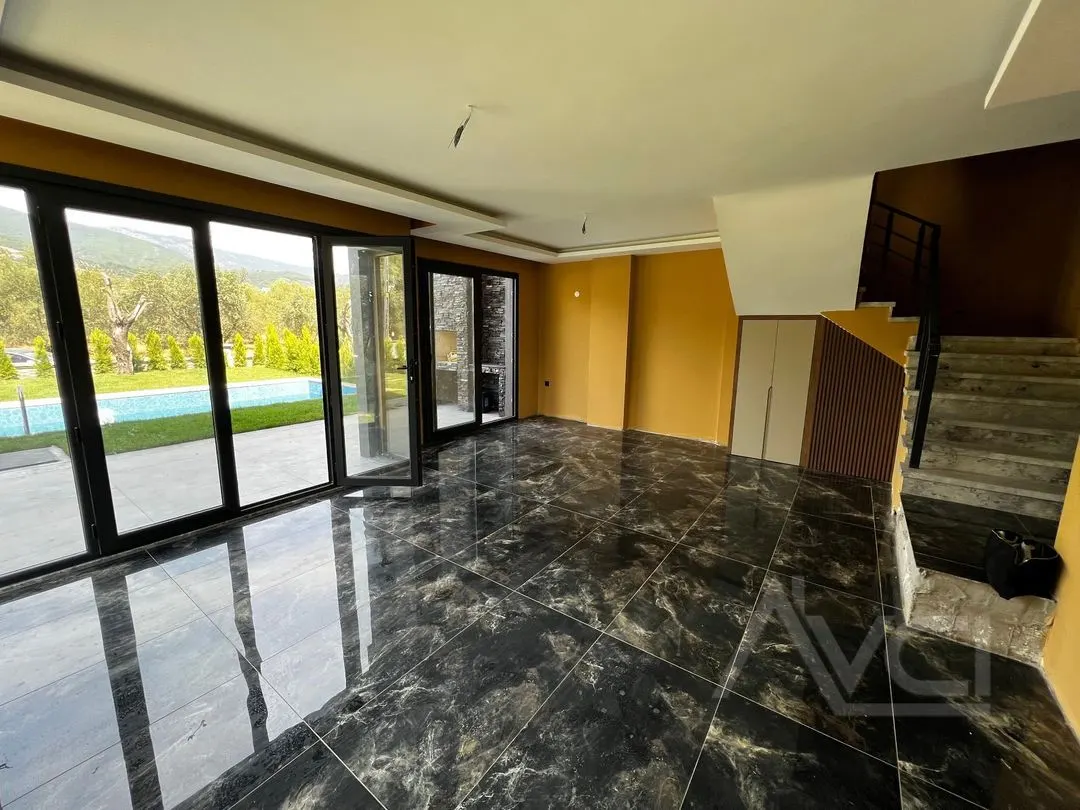 OTELLER CİVARINDA 320M2 ARSALI 4+1 MÜSTAKİL HAVUZLU VİLLA