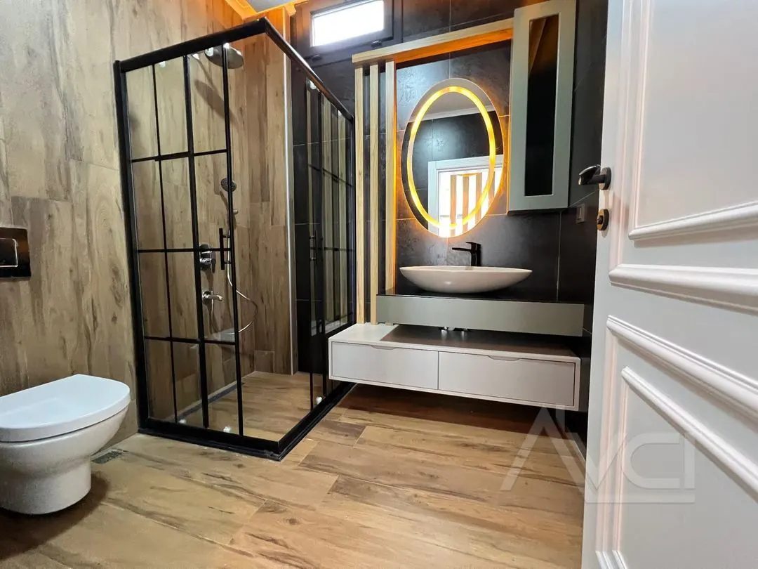 AVCI’DAN ALTINOLUK’TA 600M2 ARSA İÇİNDE BEYAZ KONAK