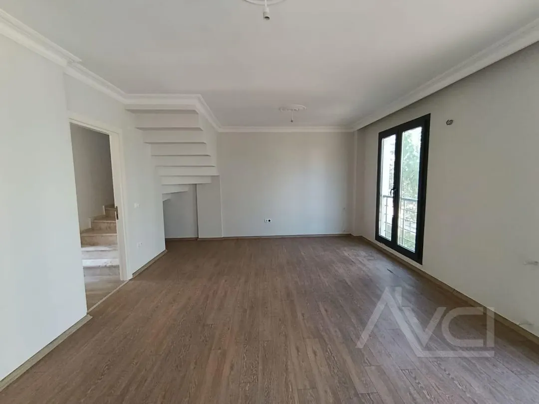 AVCI’DAN GÜRE YOL ALTINDA DENİZE 300MT SIFIR VİLLA