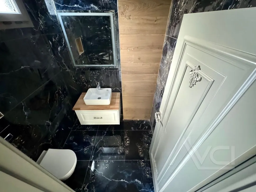 NARLIDA DENİZE 300MT 3+1 GENİŞ BAHÇE ALANI + HAVUZ  AYRI MUTFAK TERASLI