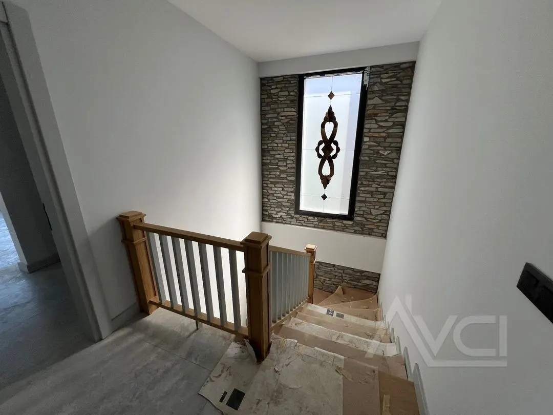 AVCI’DAN DENİZİN EN ÖNÜNDE SIFIR 300M2 İÇ KULLANIM ALANLI TAŞ VİLLA