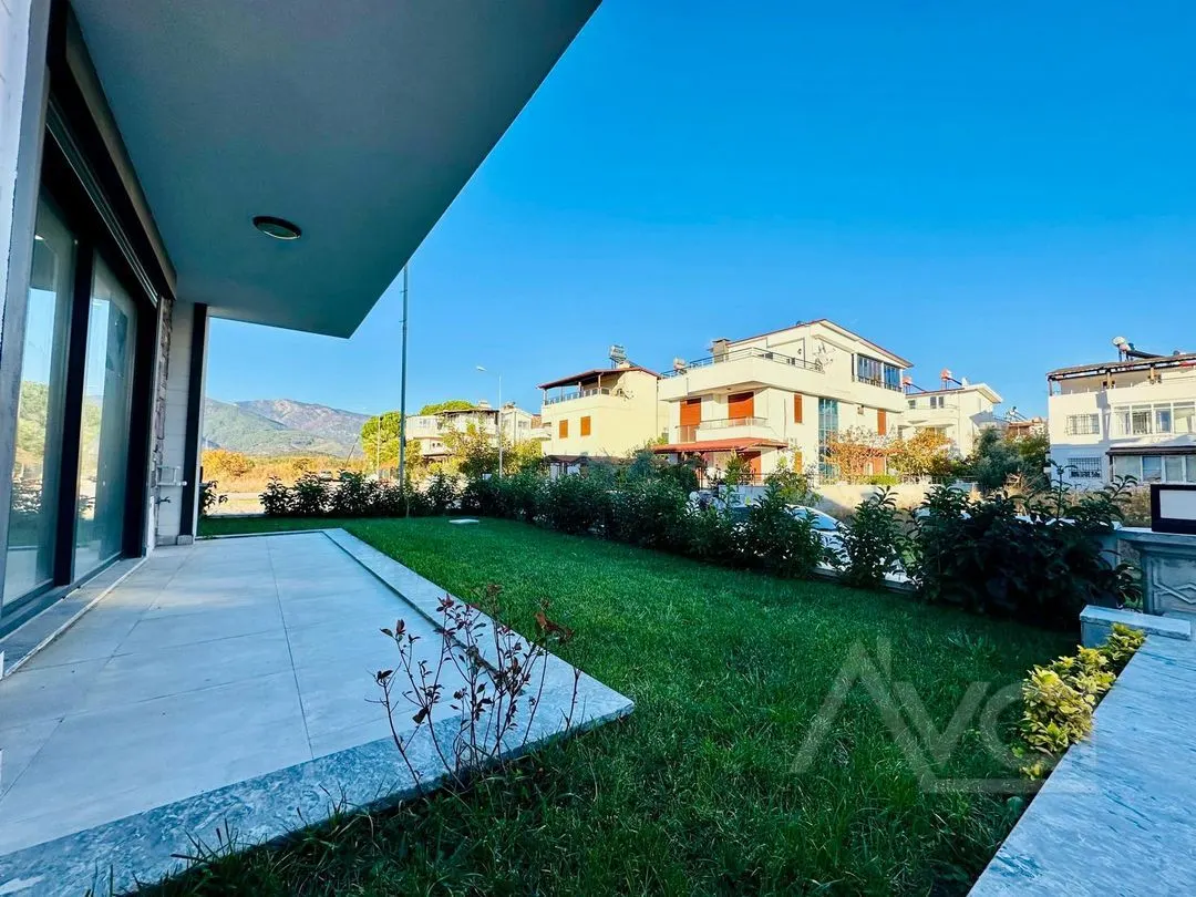 AVCI’DAN DENİZE 300 MT SIFIR TERASLI FUL ISLAK ZEMİNLİ VİLLA