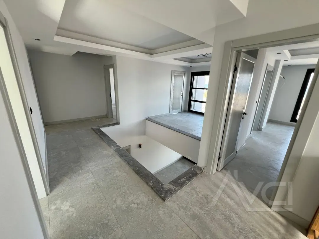 AVCI’ DAN TEK YETKİ 300M2 NET DENİZE SIFIR VİLLA/ÜÇÜNCÜ SIRA