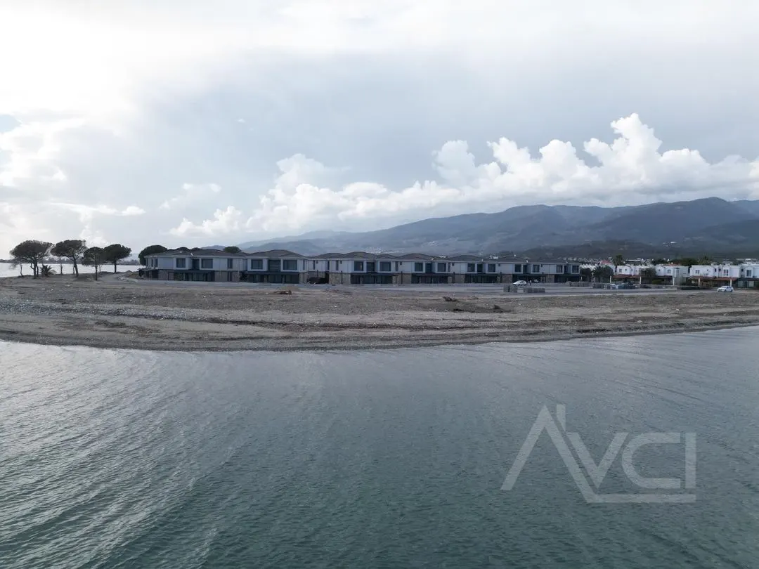 AVCI’ DAN TEK YETKİ 300M2 NET DENİZE SIFIR VİLLA/ÜÇÜNCÜ SIRA