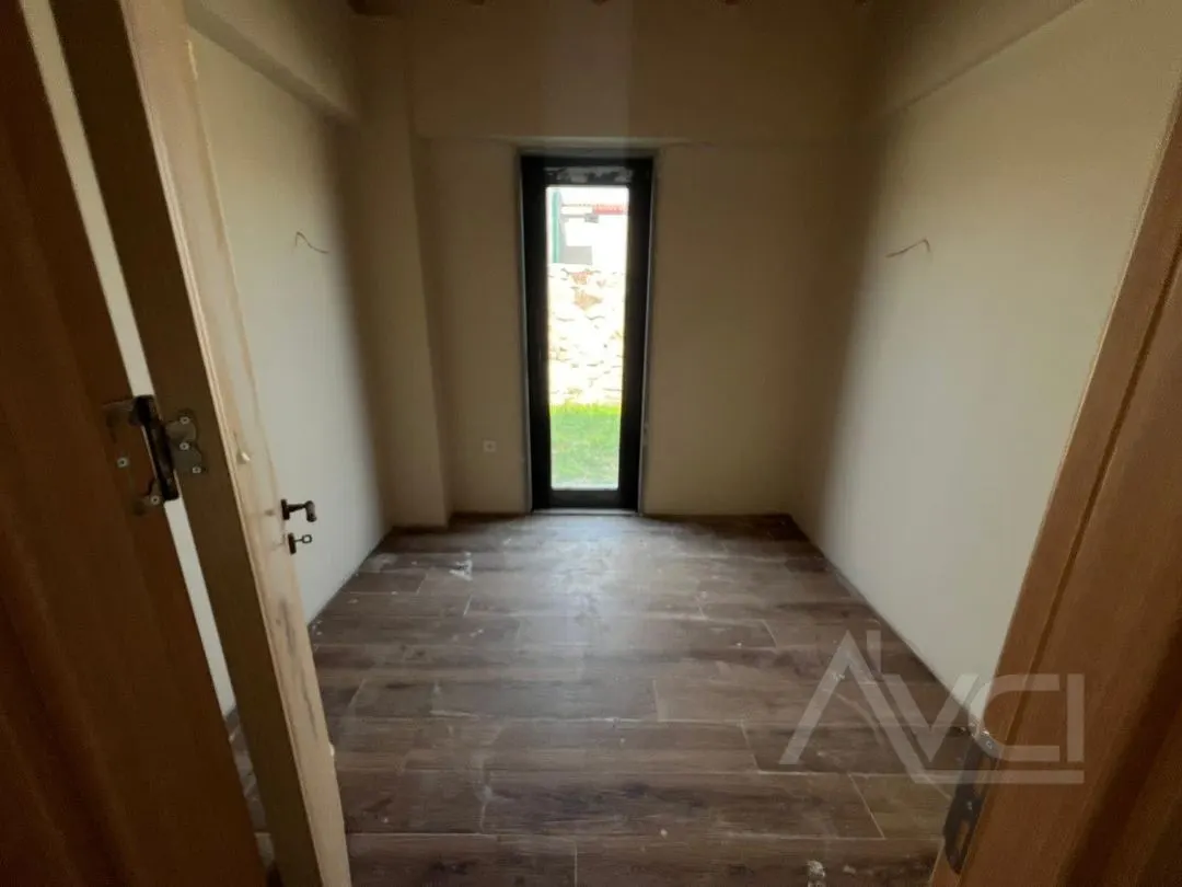 AVCI'DAN 600M2 ARSA TEK KATLI TAŞ 3+1 DENİZ MANZ EN ÖN VİLLA