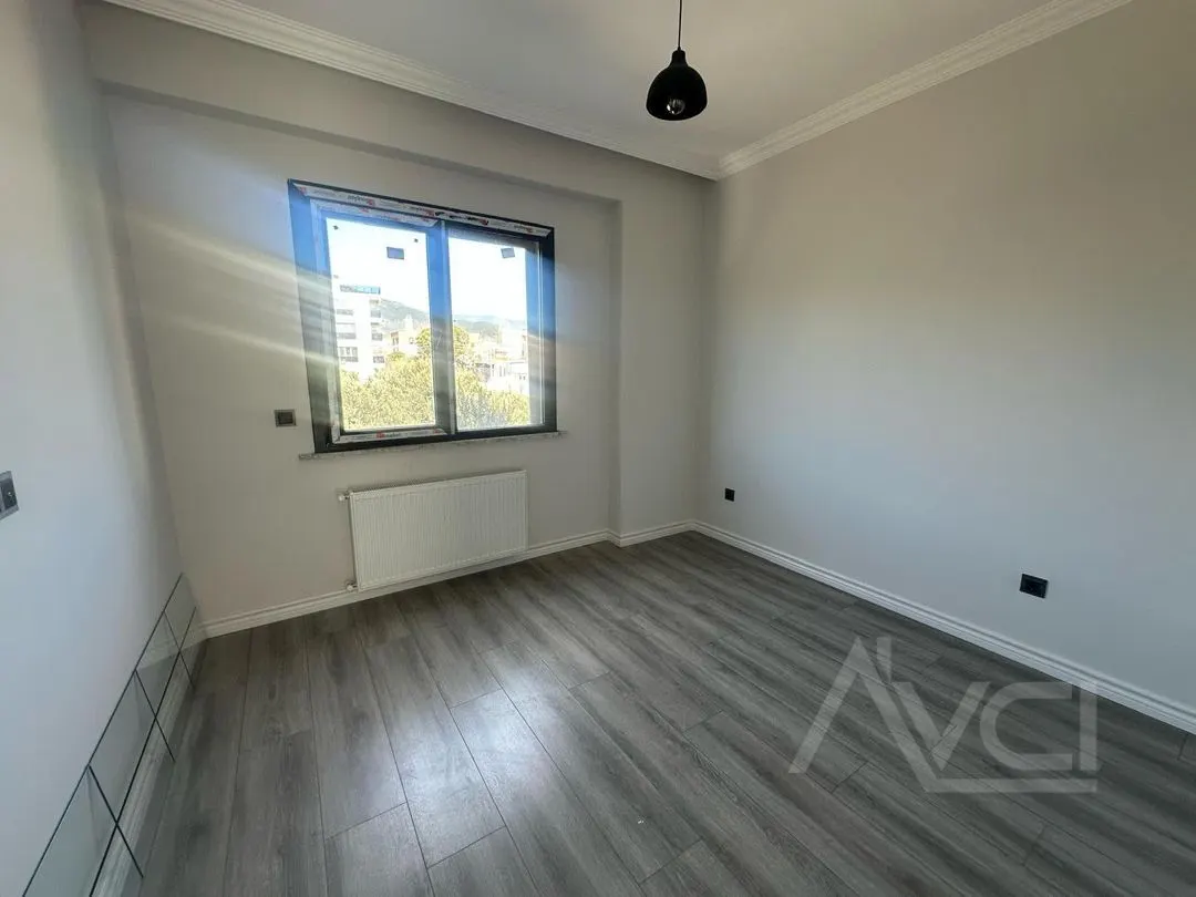 AVCI’DAN KESİNTİSİZ ZEYTİNLİK MANZARALI SIFIR VİLLA