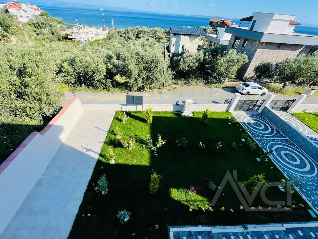 AVCI’DAN 400 M2 ARSA TAM MÜSTAKİL DENİZ MANZARALI VİLLA