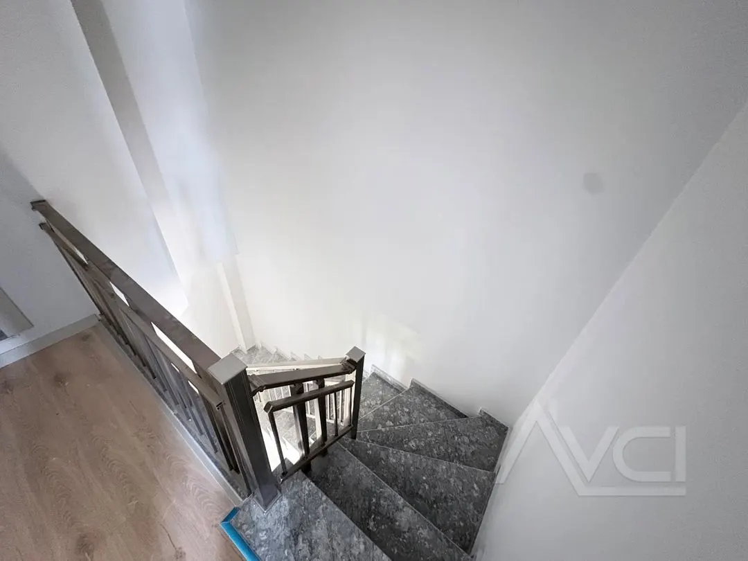 AVCI’DAN KÜÇÜKKUYUDA HAVUZLU SİTE İÇERİSİNDE 3+1 VİLLA