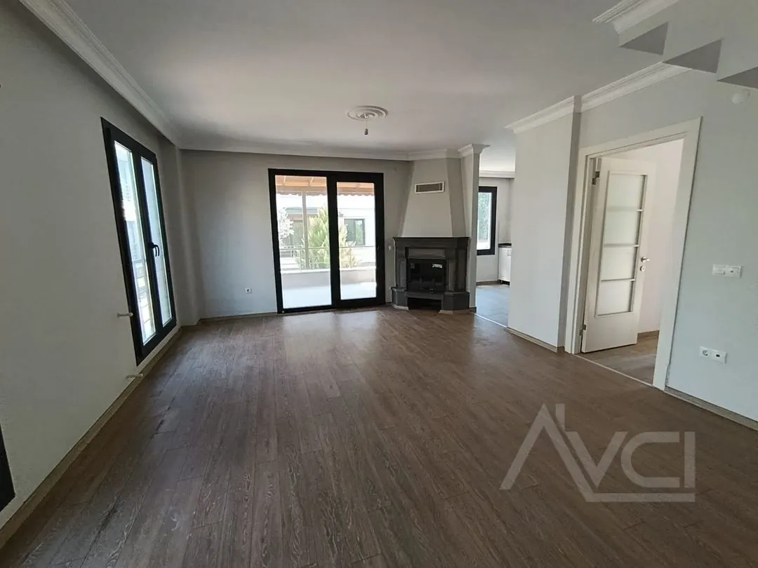 AVCI’DAN GÜRE YOL ALTINDA DENİZE 300MT SIFIR VİLLA
