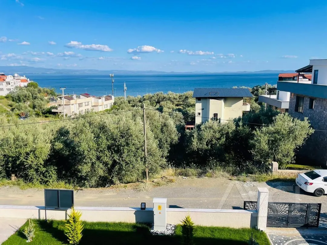 AVCI’DAN 400 M2 ARSA TAM MÜSTAKİL DENİZ MANZARALI VİLLA