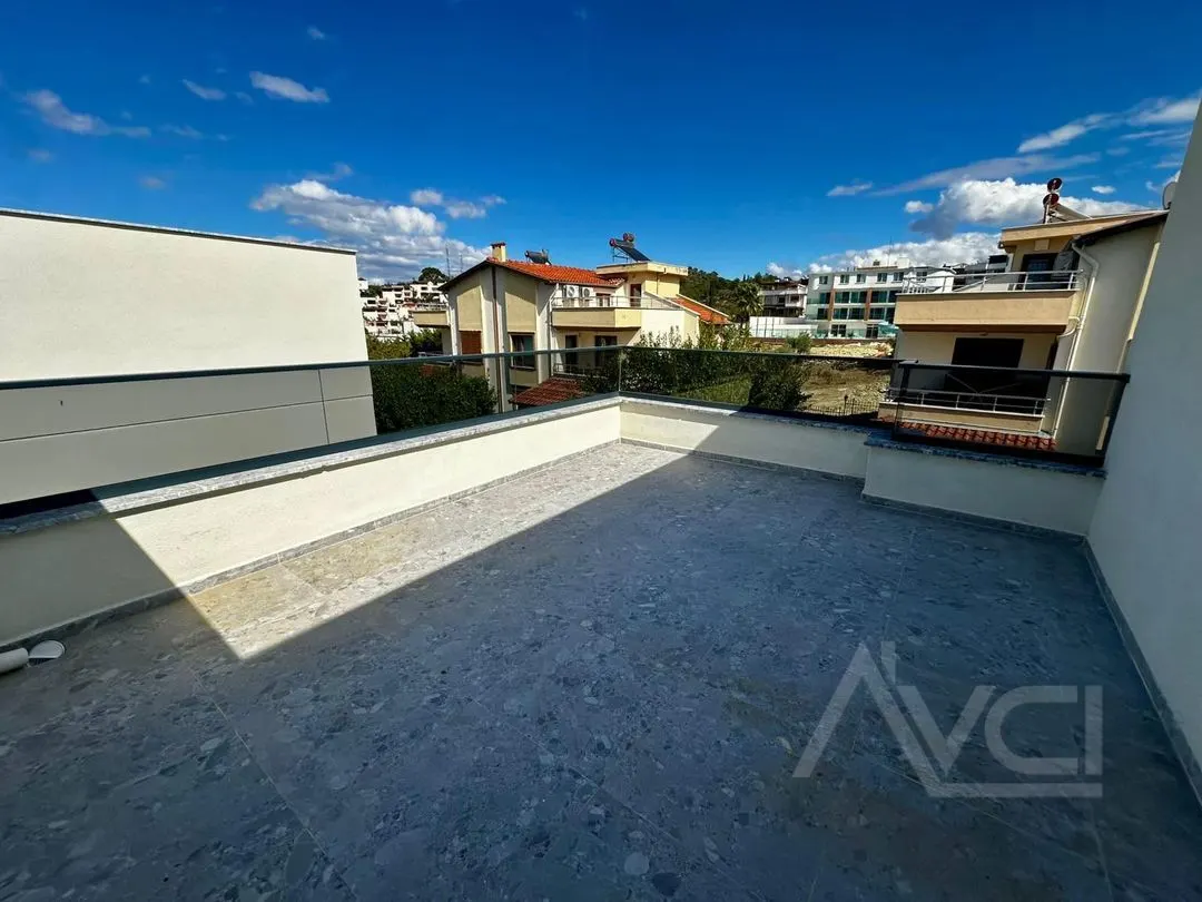 AVCI’DAN TAM MÜSTAKİL DENİZE 100MT DENİZ MANZARALI GİRİŞTE ODA VİLLA