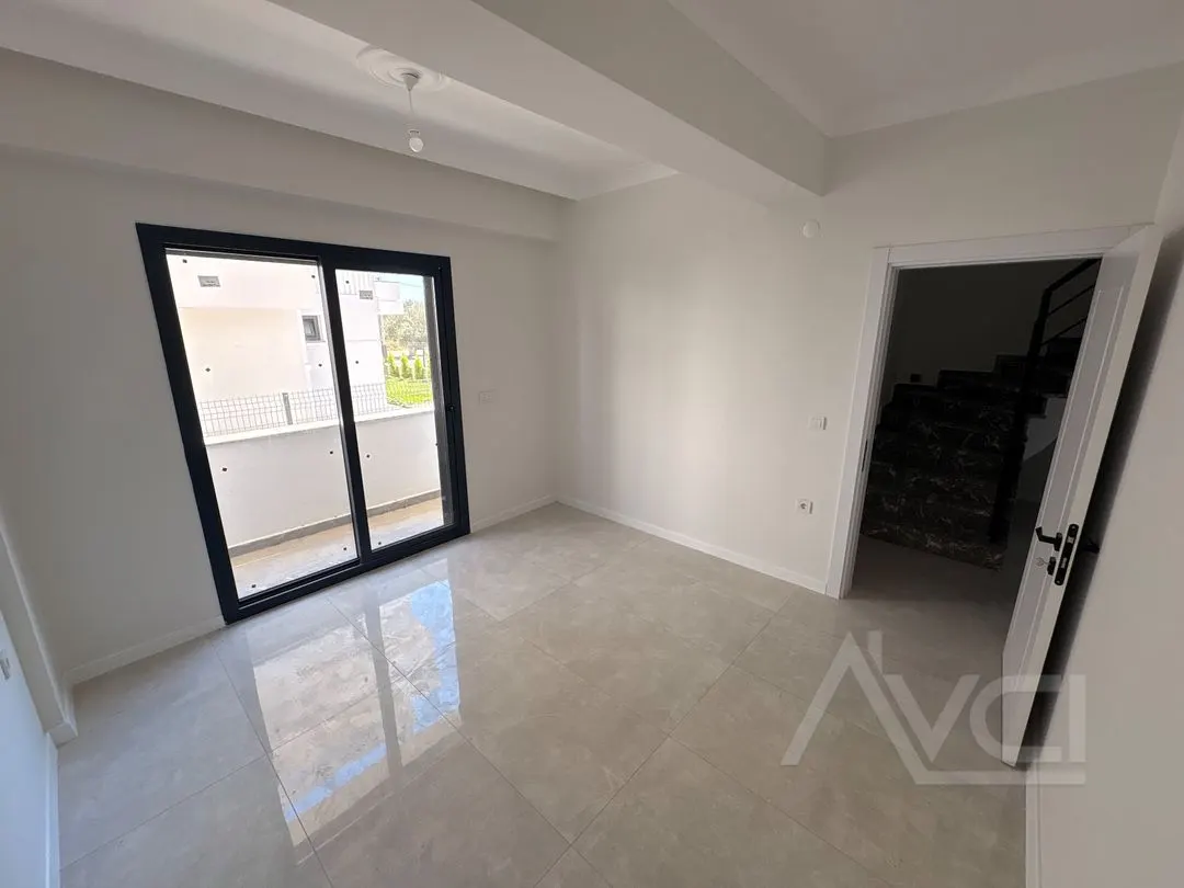 AVCI’DAN GÜREDE MÜSTAKİL 5+2 GİRİŞTE ODALI 300M2 OTURUMLU VİLLA