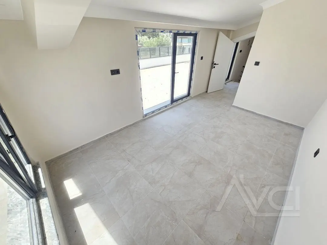 AVCI’DAN FENER HAVACILAR ARASI DENİZE 50 MT 4+1 SIFIR VİLLA