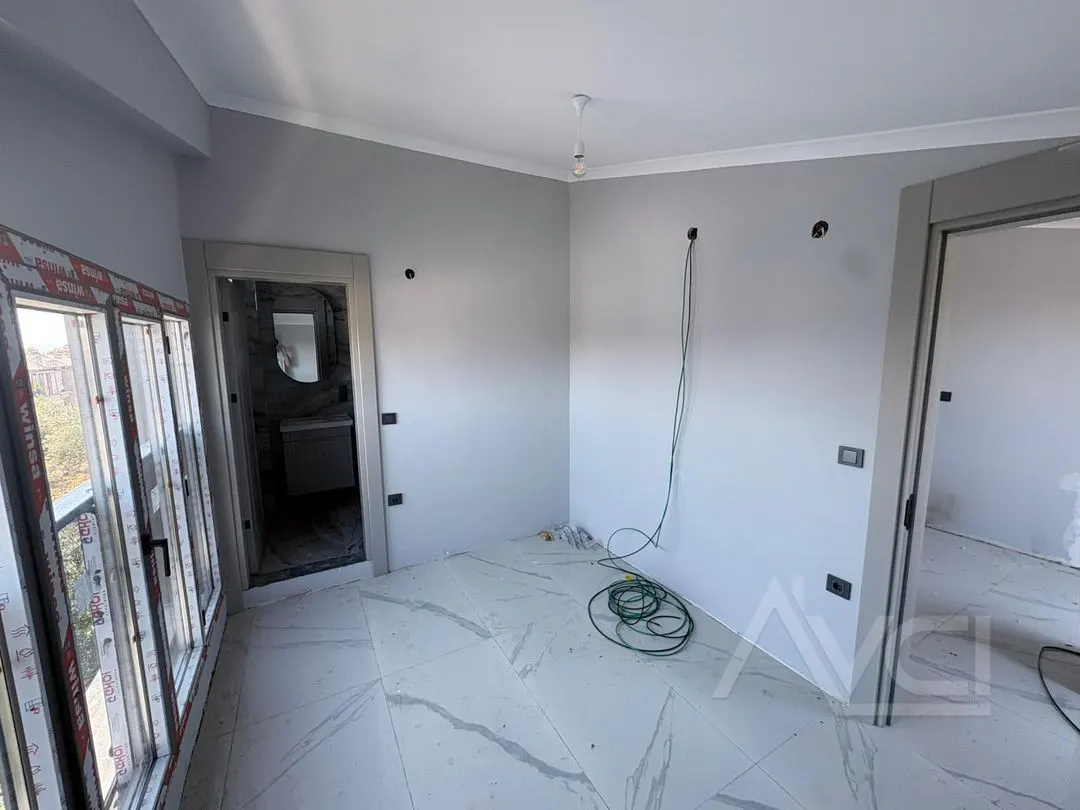 AVCI’DAN NARLI ALTINDA DENİZE 150MT 3+1 SIFIR VİLLA