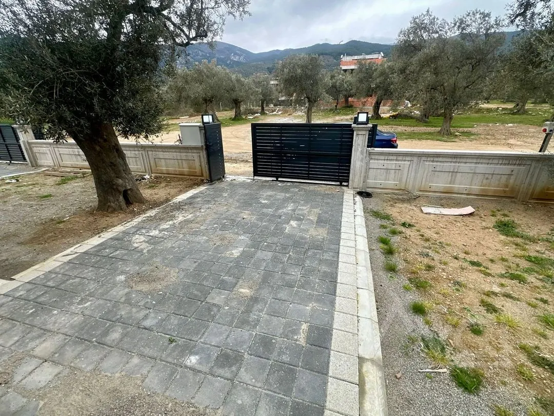 AVCI’DAN GÜRE’DE DAİRE FİYATINA SIFIR TERASLI 3+1 VİLLA